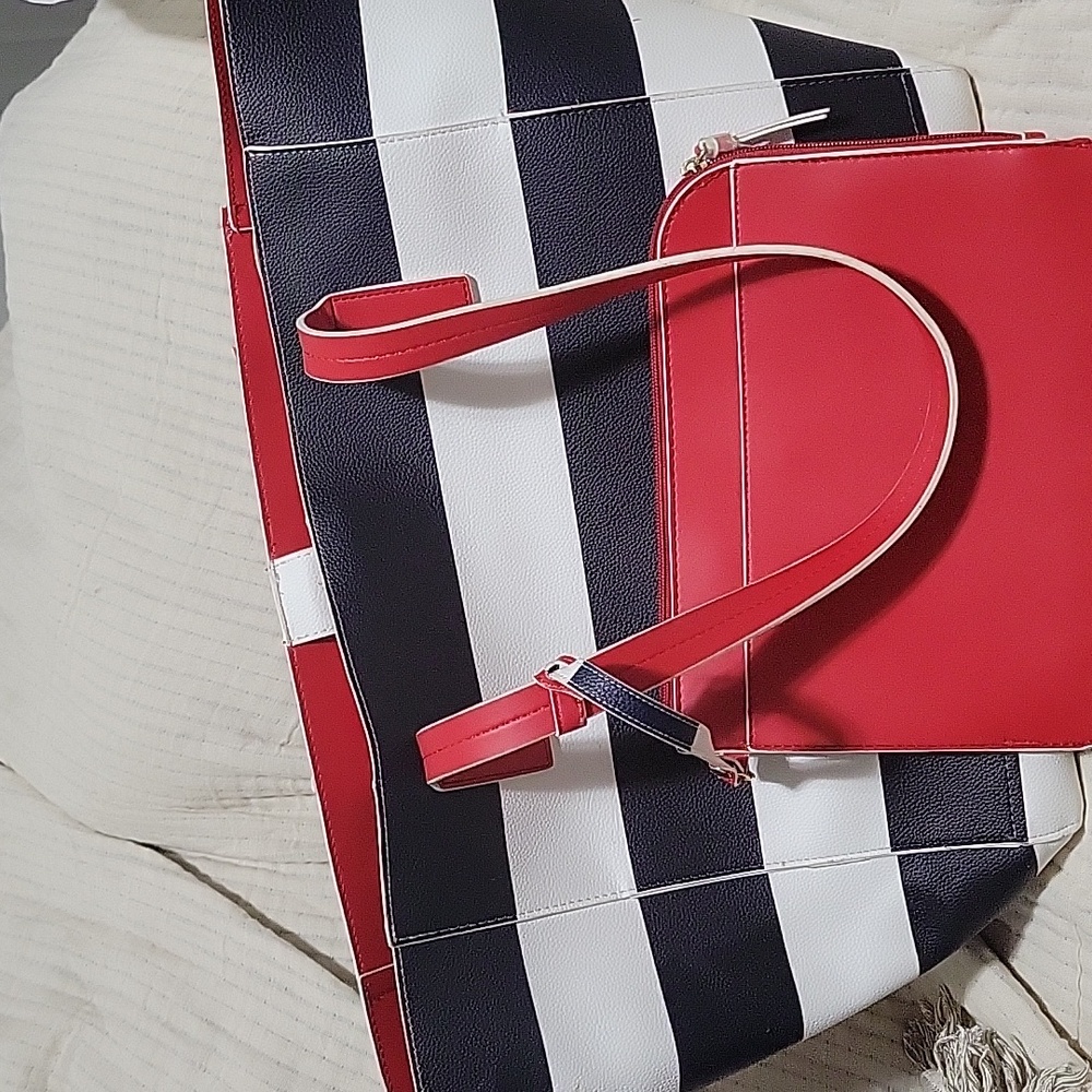 NWDTommy Bahama reversible tote bag with a removable tablet-sized pouch/clutch